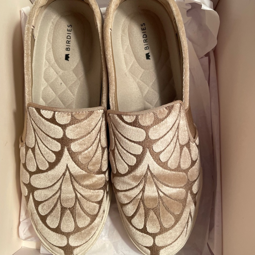 Birdies Women's Elegant Tan and Cream Loafers